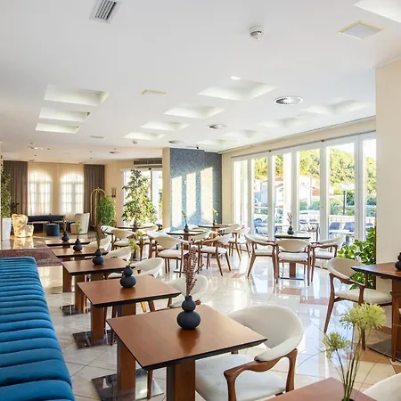 Bella Vista Hotel 4*