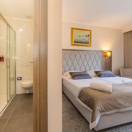 Bella Vista Hotel 4*