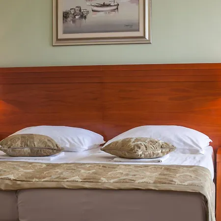 Bella Vista Hotel 4*