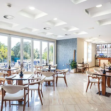 Bella Vista Hotel 4*