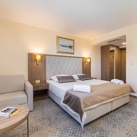 Bella Vista 4*