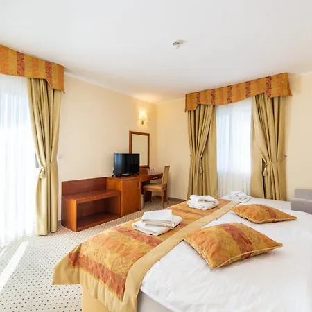Bella Vista فندق درفينيك