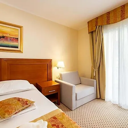 Bella Vista 4*
