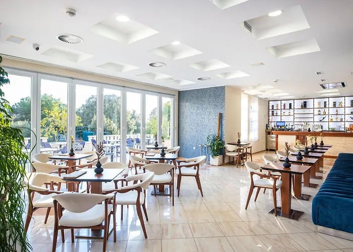 Bella Vista فندق 4*